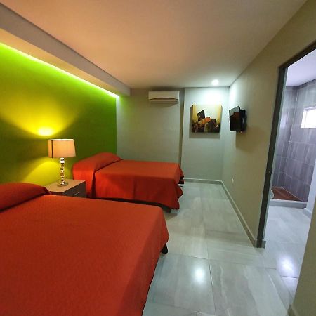 Hotel HC Express Monterrey Buitenkant foto