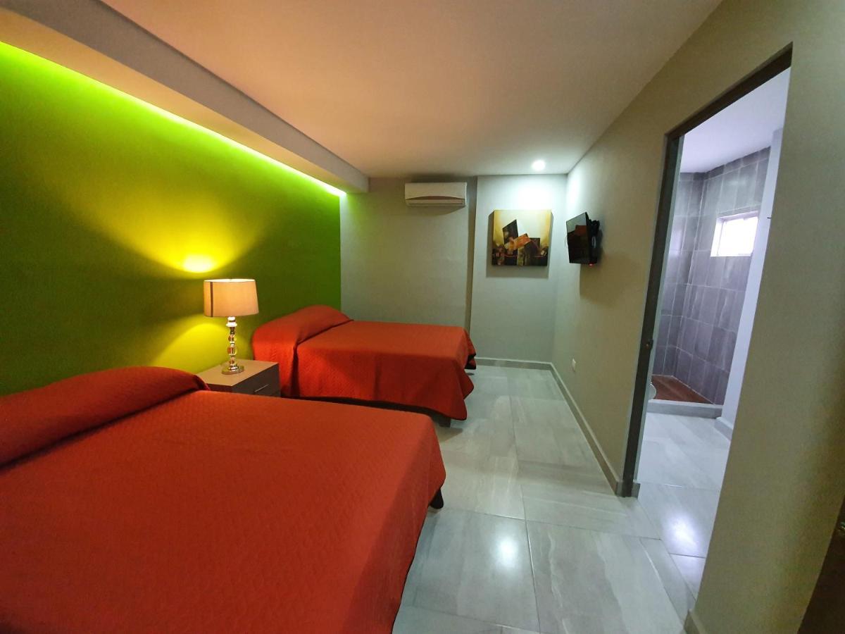 Hotel HC Express Monterrey Buitenkant foto