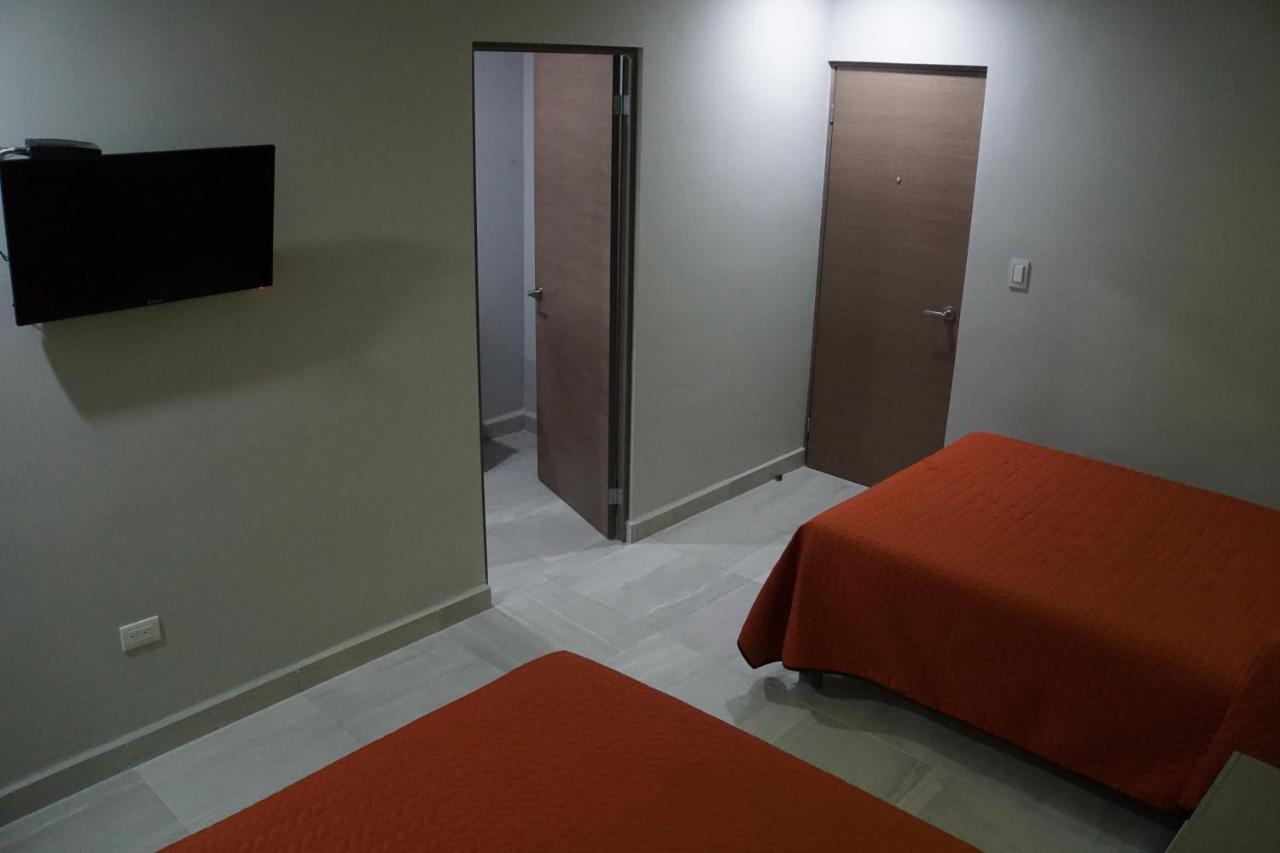 Hotel HC Express Monterrey Buitenkant foto